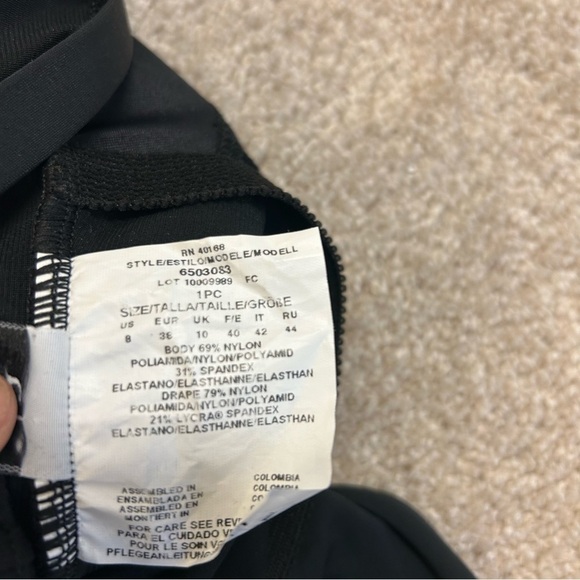 MIRACLESUIT black mother of pearl detail halter one piece swimsuit Sz 8 - Picture 6 of 11